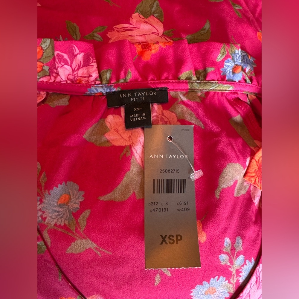 Ann Taylor Vibrant Floral Blouse XSP NWT - Picture 8 of 9